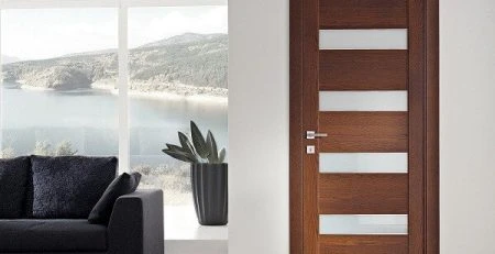 Кафява интериорна врата