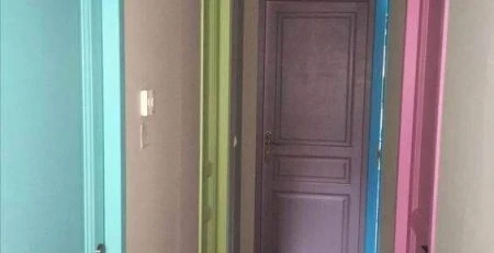 Различни цветове интериорни врати